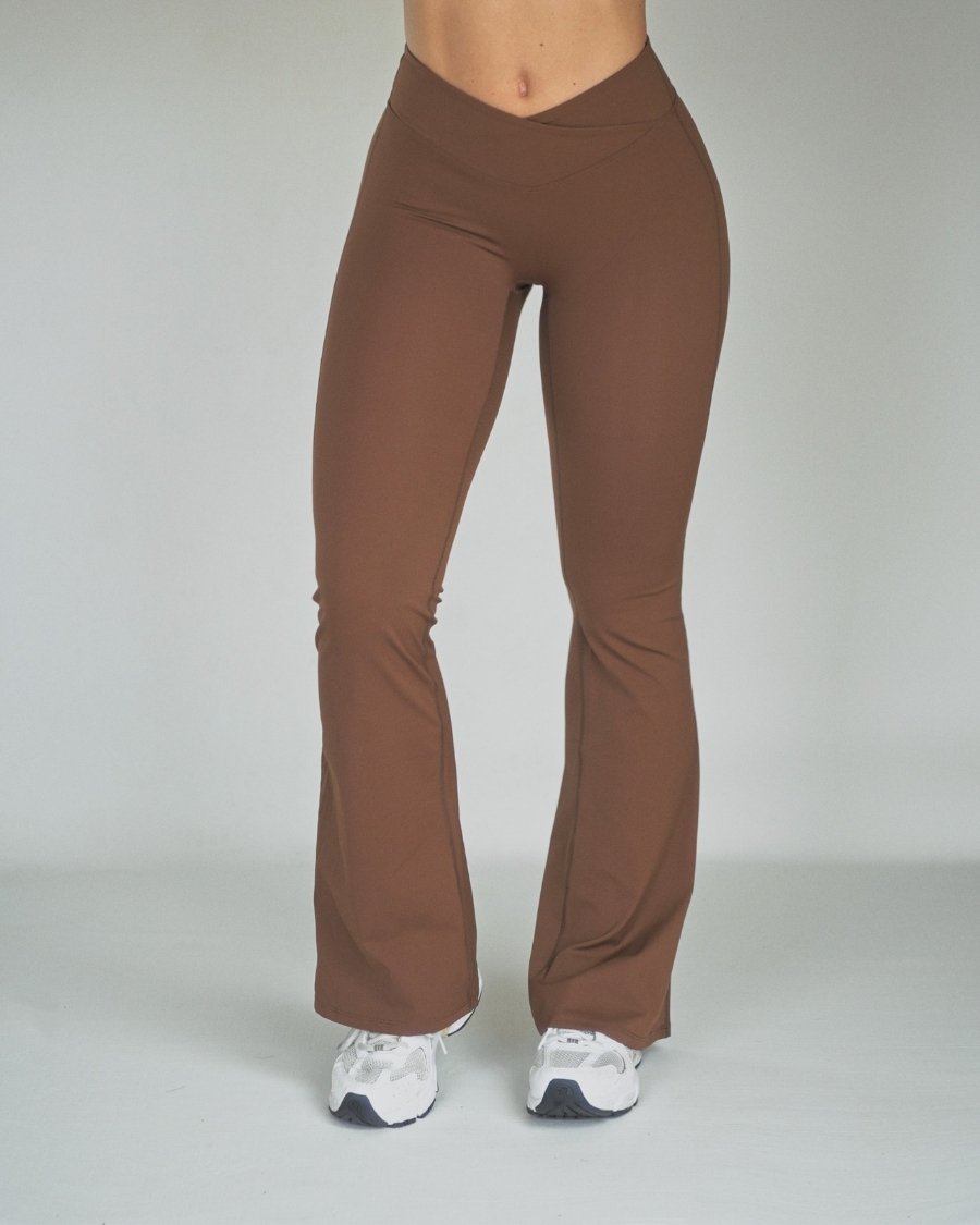Marta Vicu leggings campana marron para entrenar y vestir