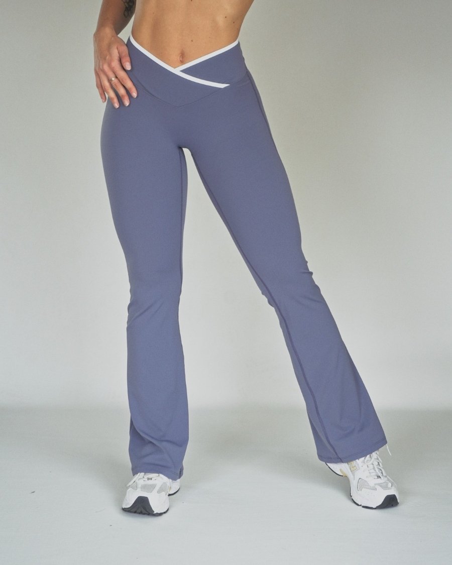 Marta Vicu leggings rayas lila gris para entrenar y vestir